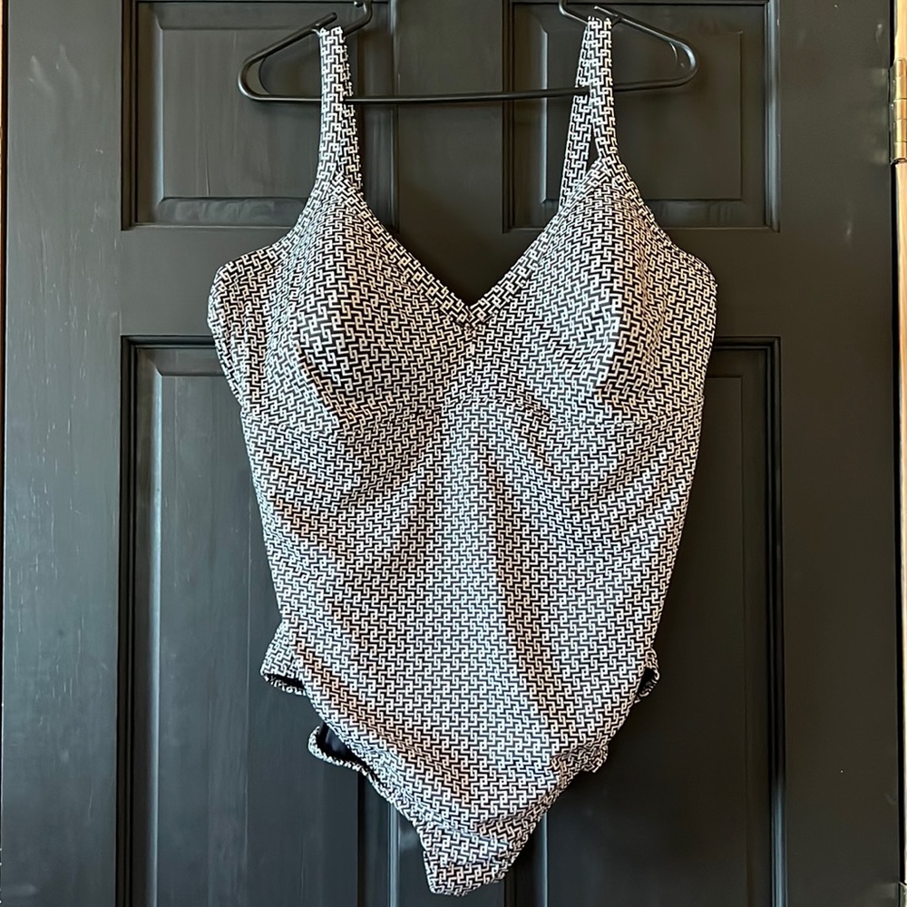 Lands End underwire one piece swimsuit